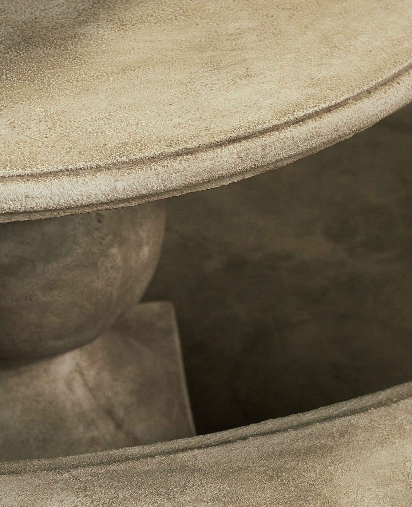 Cast Round Dining Table - Image 6